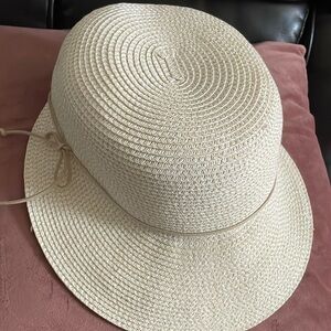 Details women hats